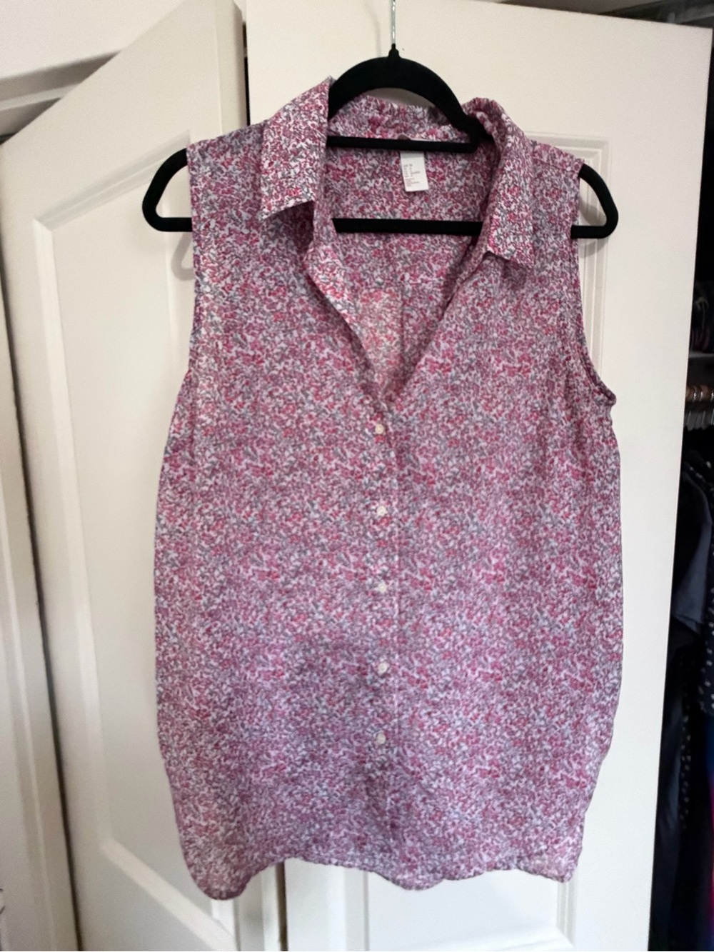 H&M Pink Floral Sleeveless Button-Down Shirt